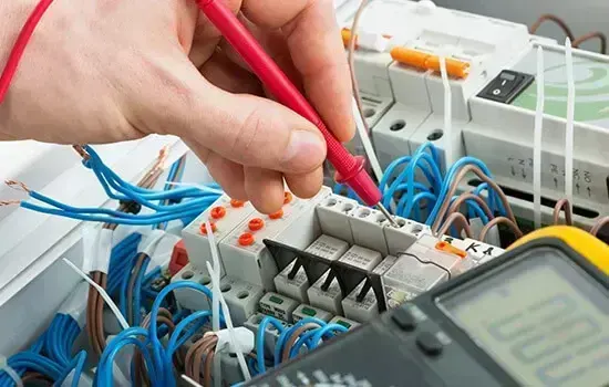 Professional electrician in Hendon
